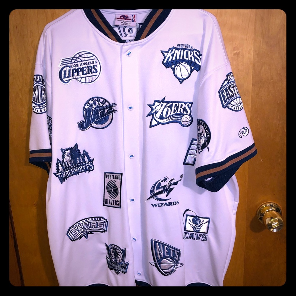 NWOT Vintage Sports Generation NBA Mens Suit